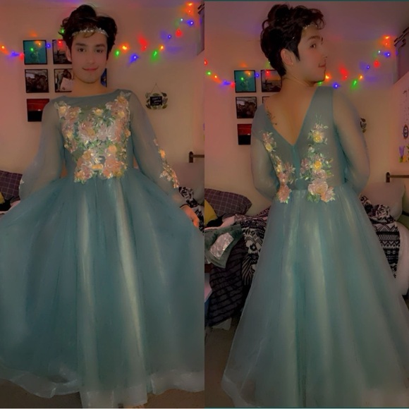 Veaul Dresses & Skirts - Elegant Green Floral Midi Dress